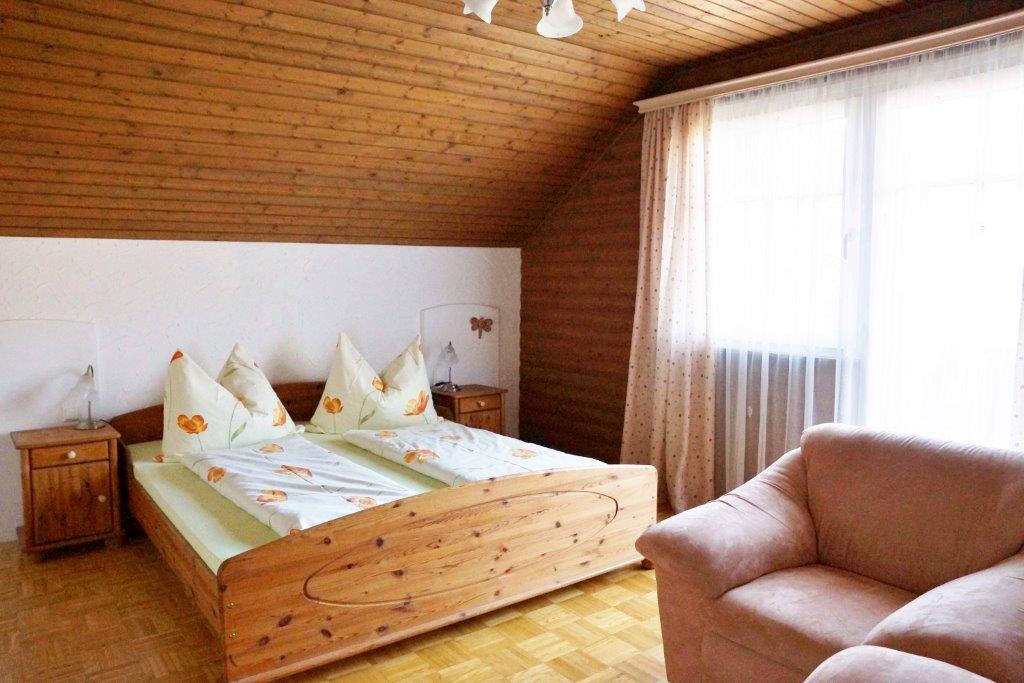 Schlafzimmer_Ferienwohnung Christa